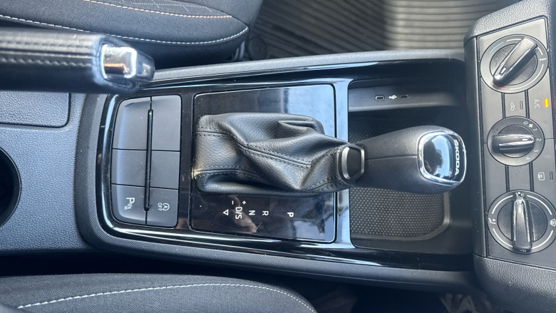 Skoda Kamiq 1.0 TSI SE 5dr DSG Petrol Hatchback